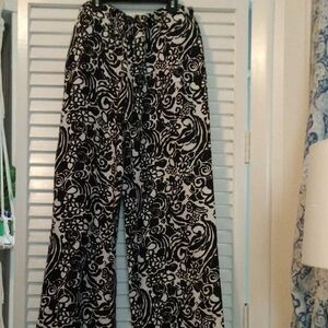 Chico's Black and White Floral Wide Leg Pants Size 0 Chicos Sizing.